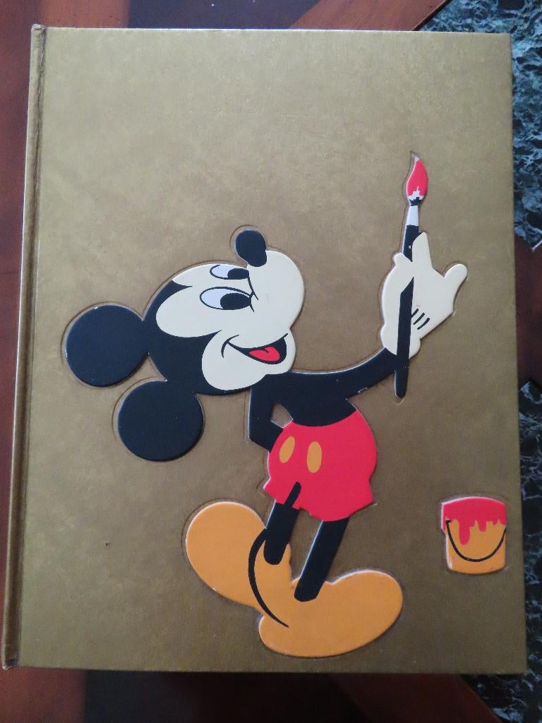 Livre « Notre ami Walt Disney - De Mickey à Disney World, Collections, Enlèvement ou Envoi, Utilisé