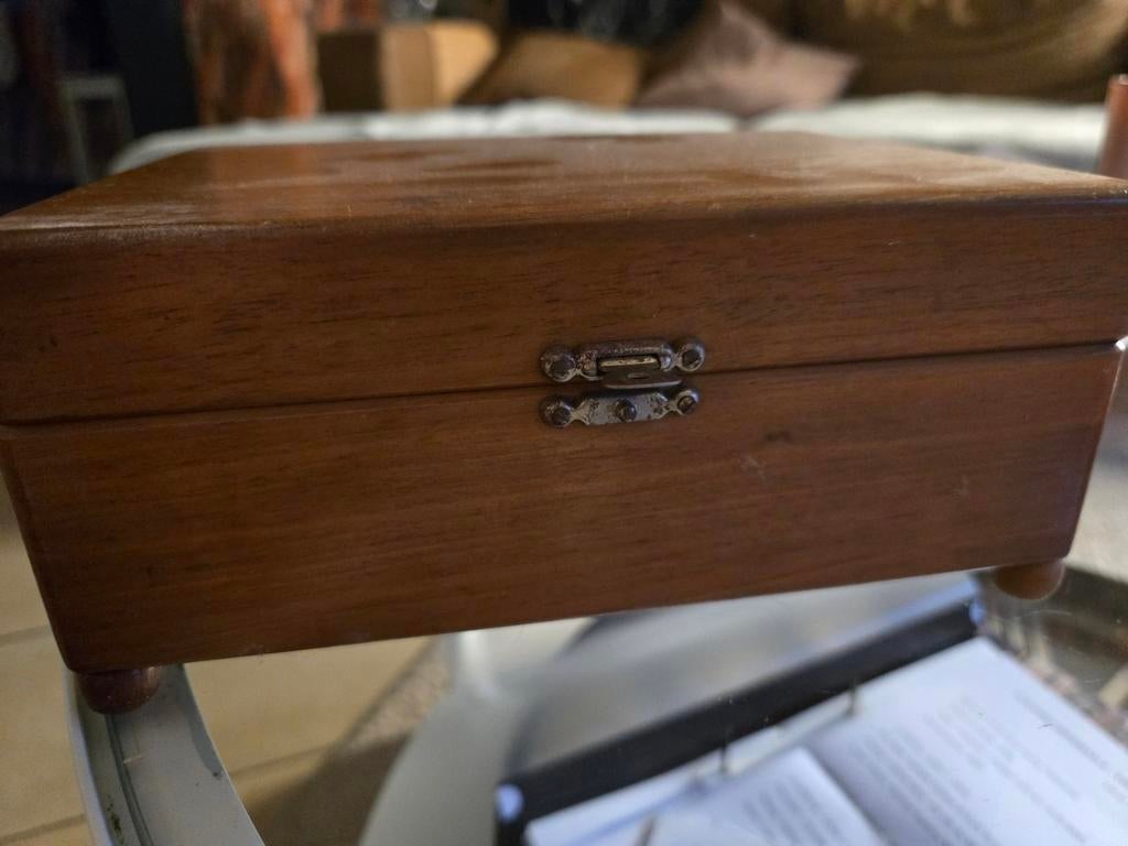 Boîte a musique, Enlèvement