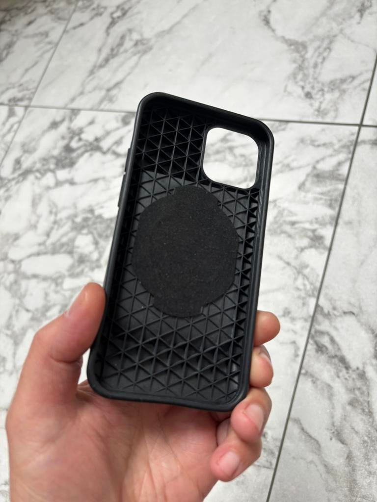 Fitclic neo tigra Iphone 12/13, Ophalen of Verzenden, Zo goed als nieuw, Samsung