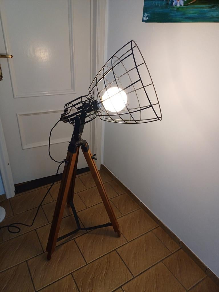 Vloerlamp driepoot, Huis en Inrichting, Lampen | Vloerlampen, Ophalen, Zo goed als nieuw
