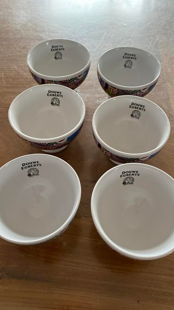 Bolle kopjes van Douwe Egberts. Al heel oud(verzamelaars), Enlèvement