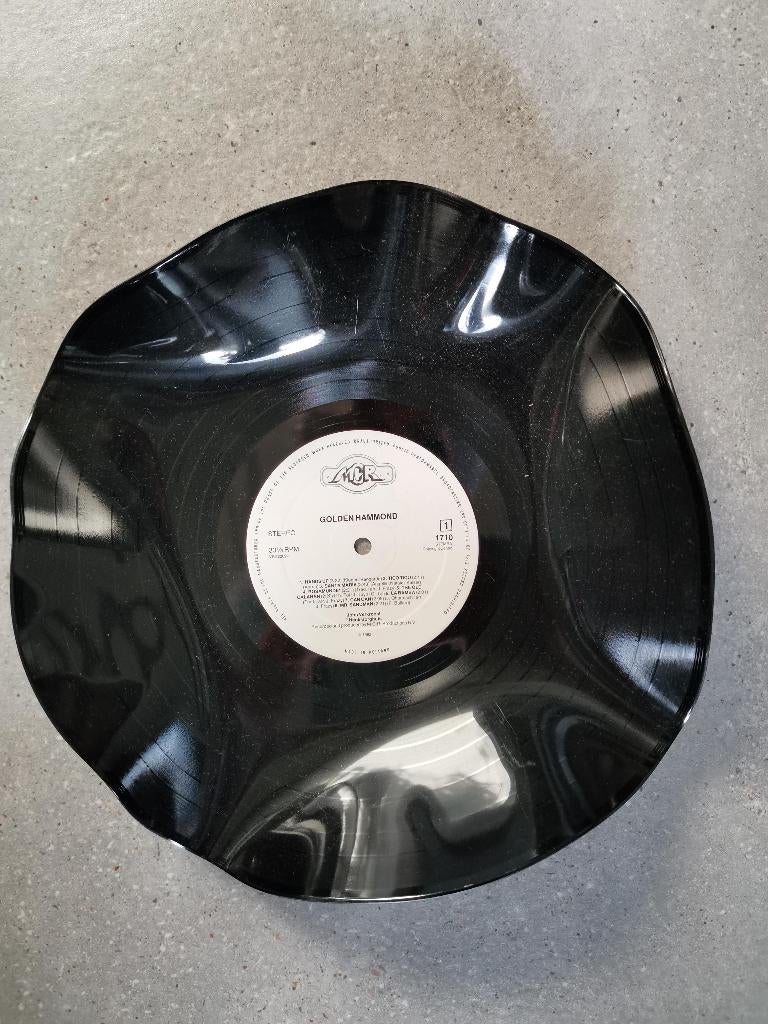 schaal gemaakt van oude vinyl plaat - LP, Overige materialen, Schaal, Rond, Ophalen of Verzenden
