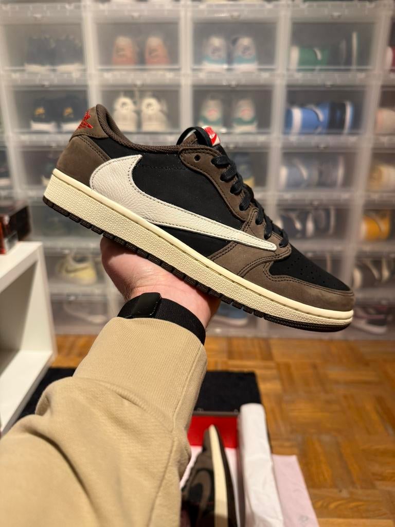 Nike Air Jordan 1 low x Travis Scott mocha 42,5, Enlèvement ou Envoi, Neuf, Baskets