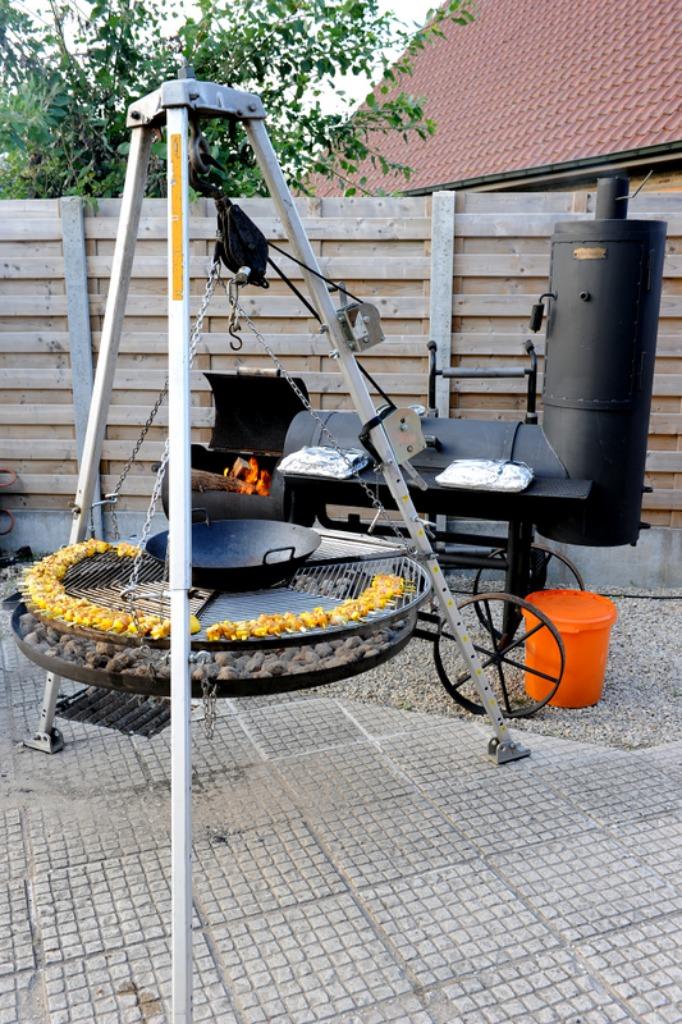 barbecue driepekkel, Enlèvement, Comme neuf