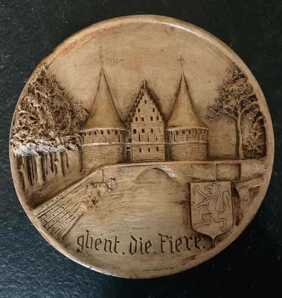 Stenen wandbord Ghent die fiere, Ophalen