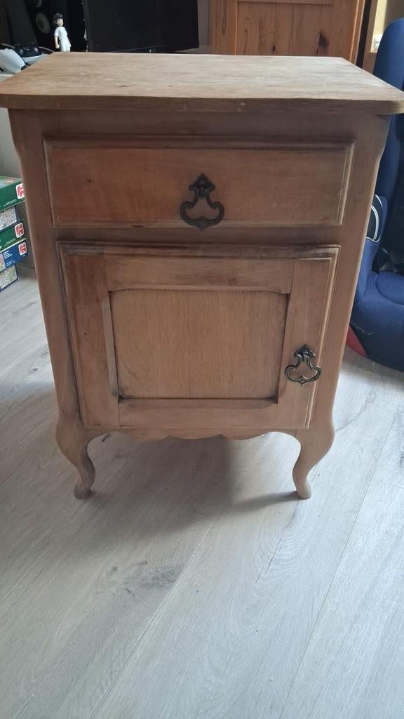 Table de chevet