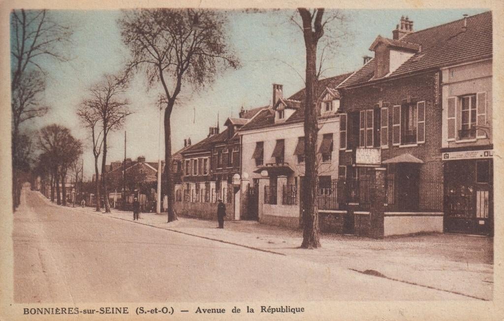 1900 - FRANCE - Bonnières-s.-Seine: Avenue de la République, Envoi, Avant 1920, Non affranchie, France