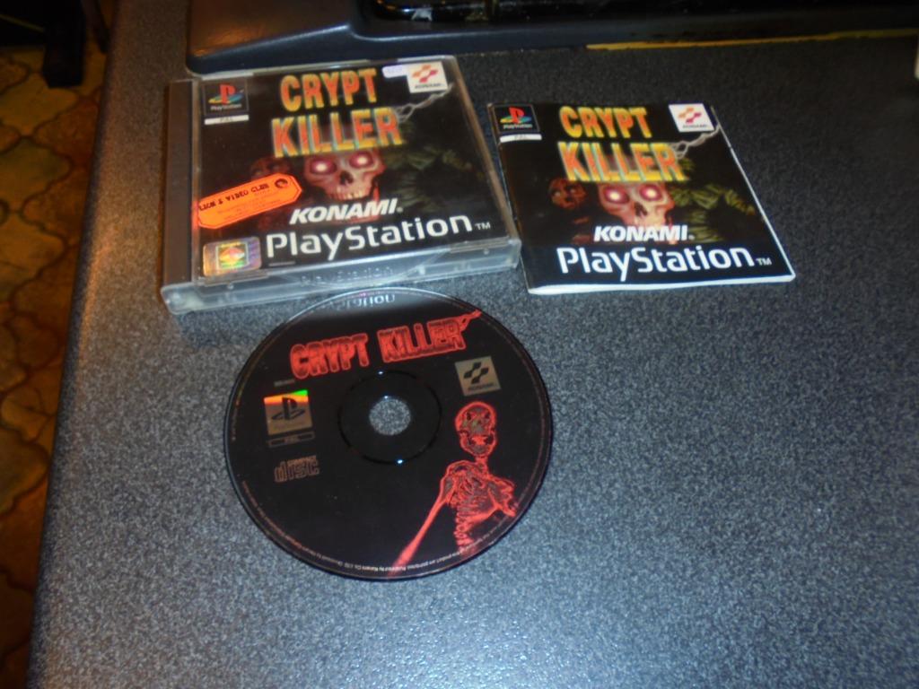 Playstation 1 Crypt Killer (orig-compleet) Konami, Games en Spelcomputers, Gebruikt, Overige genres, 2 spelers, Ophalen of Verzenden