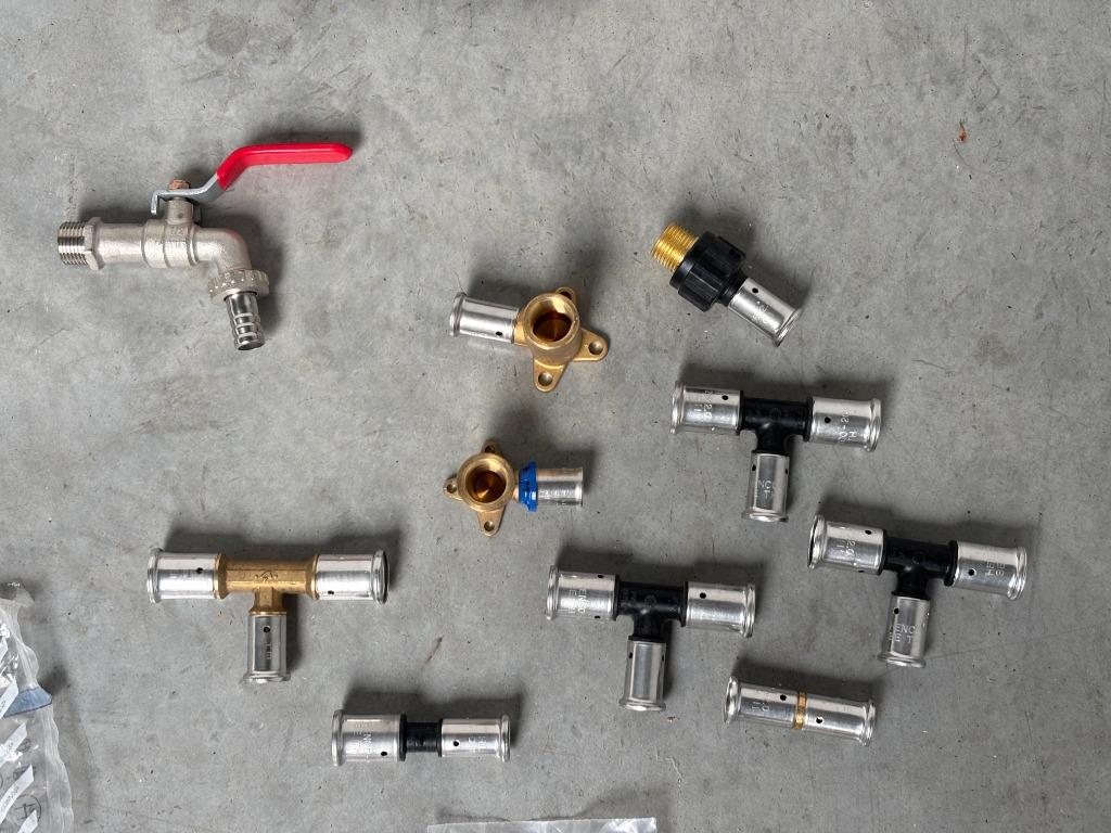 Loodgieterij onderdelen – Overschot na renovatie, Ophalen, Nieuw, Koper, Overige typen