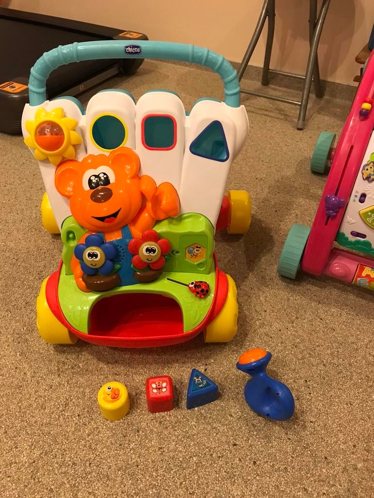 Te koop looptrainer Chicco, Ophalen, Nieuw, Babygym, Met licht