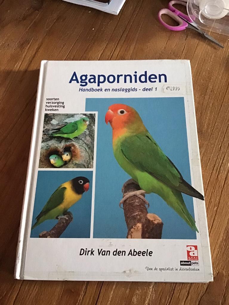 Boeken over agapornissen, Ophalen, Gelezen