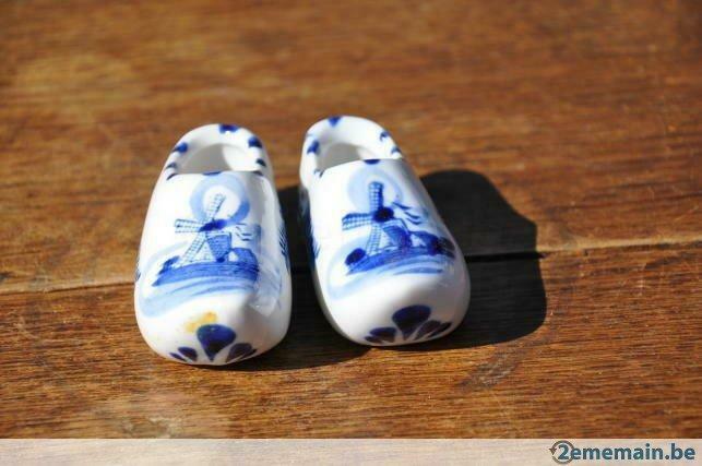 2 petits sabots en faience decor moulin bleu, Antiquités & Art, Enlèvement ou Envoi