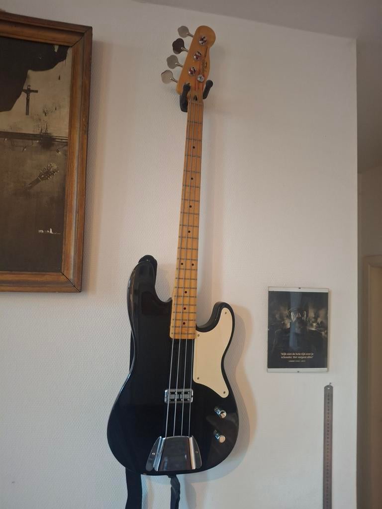 Fender Squier Precision Bass, Musique & Instruments, Enlèvement