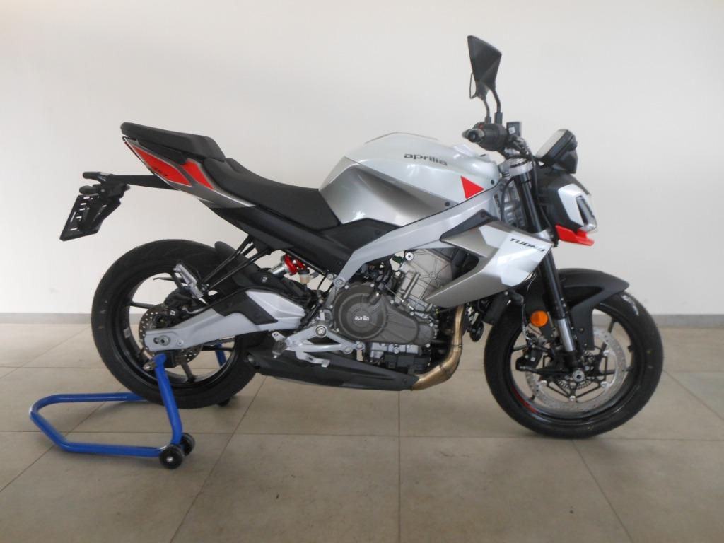 Aprilia Tuono 457, Entreprise, 2 cylindres, 457 cm³, Permis Moto A2 minimum