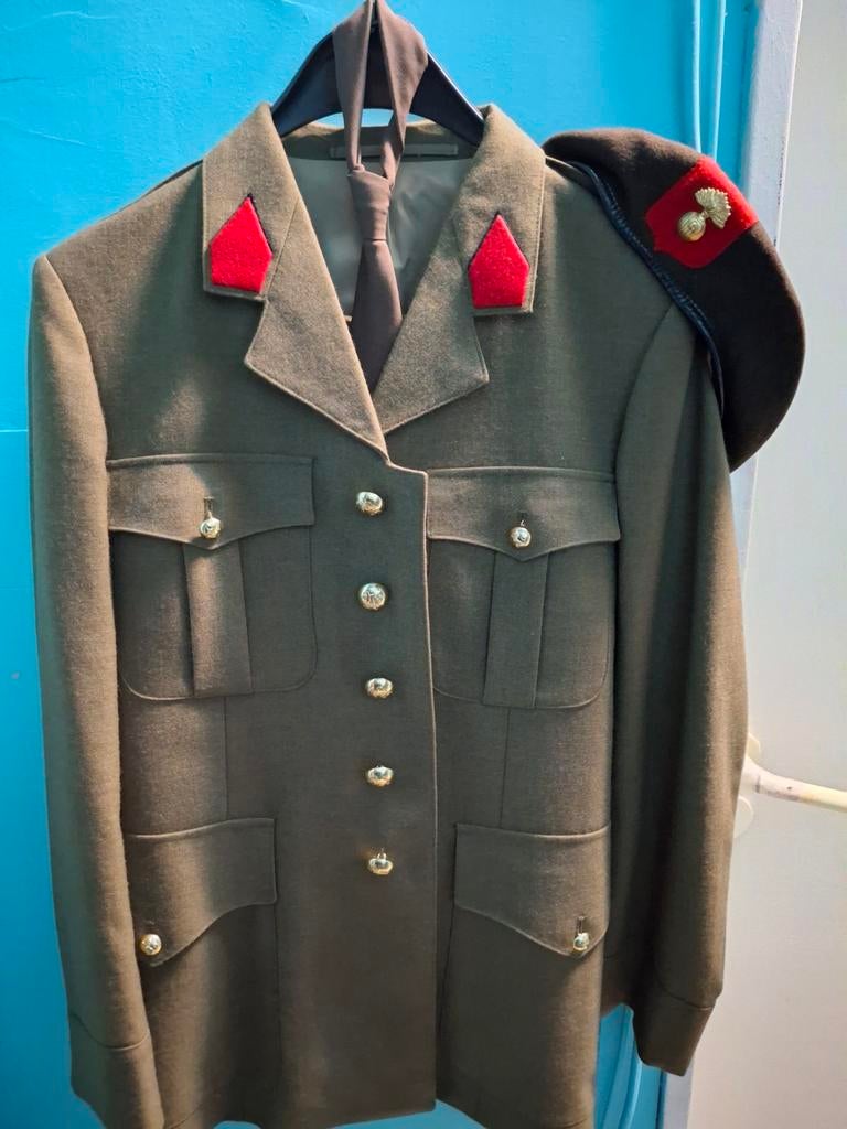 Legeruniform Belgisch leger Militaire Politie 1983, Verzamelen, Ophalen of Verzenden