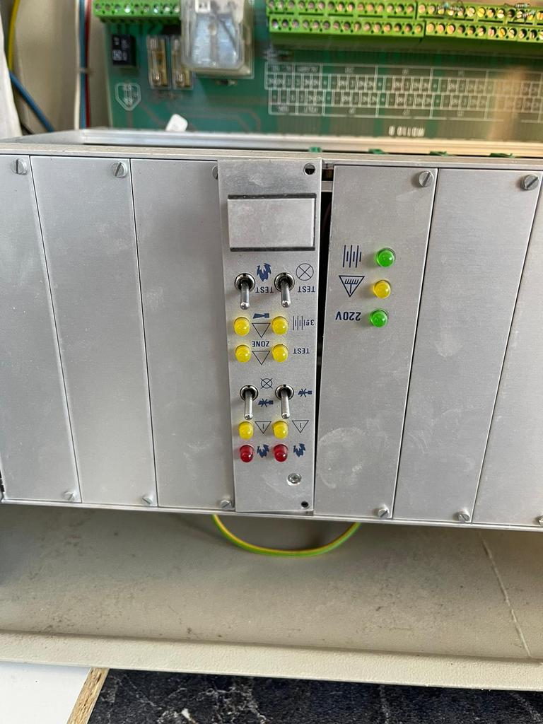 Bouw werf elektrische kast, Ophalen