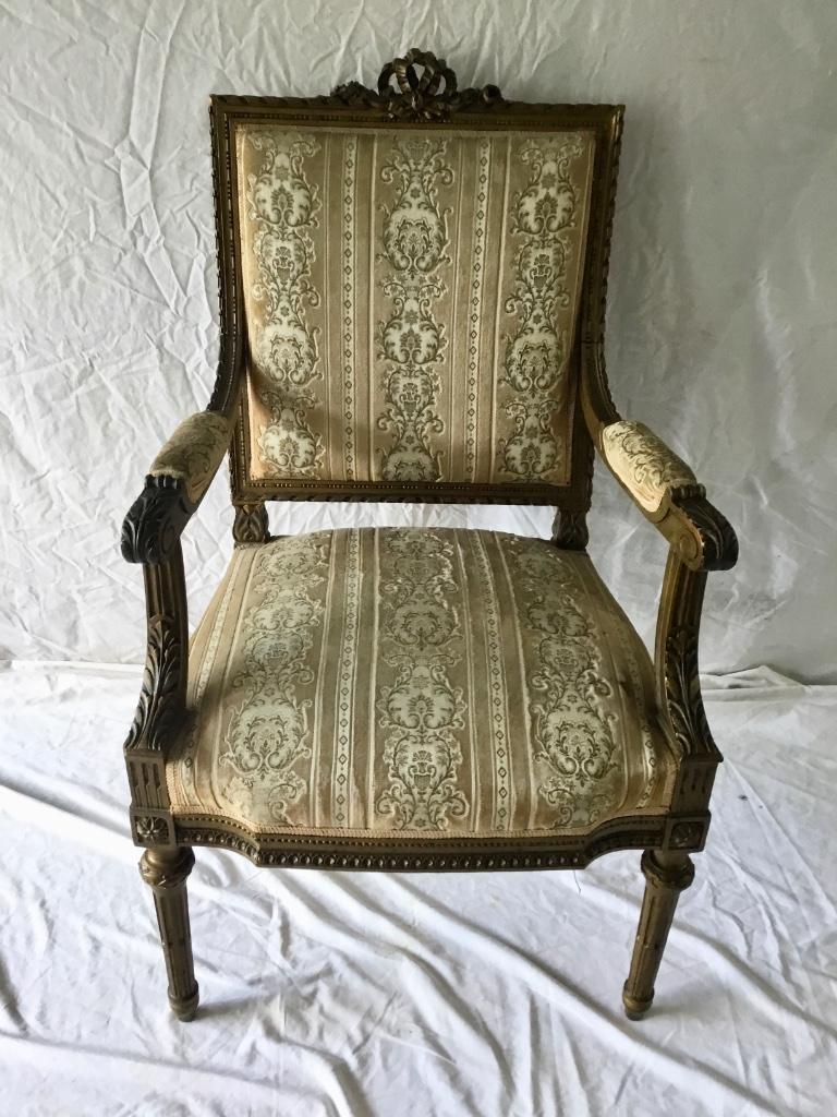 Antieke Franse fauteuil in Louis XVI-stijl met vergulding, Ophalen
