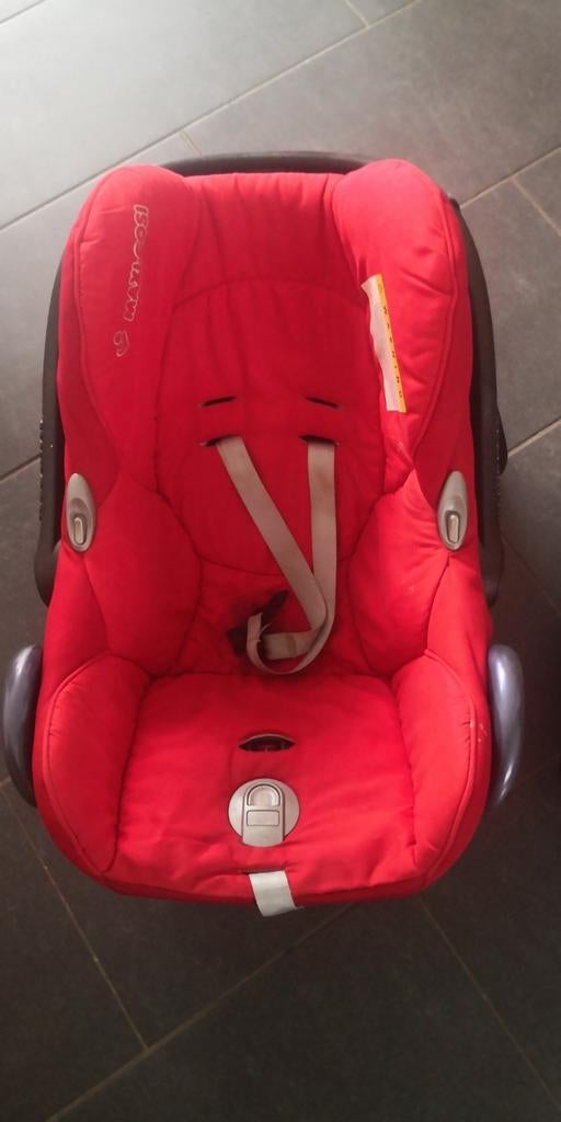 Maxicosi + base Isofix + une couverture anti-ombre, Enfants & Bébés, Enlèvement, Utilisé, Isofix