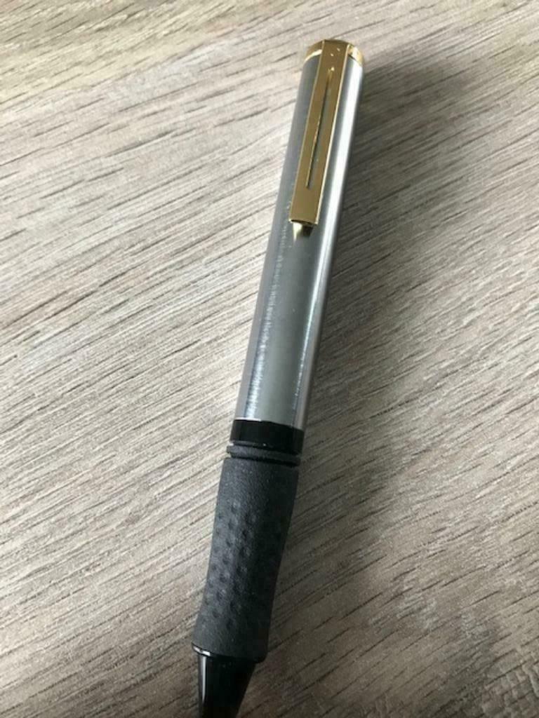 SHAEFFER RVS rollerball met zwarte grip en gouden clip, Verzamelen, Pennenverzamelingen, Ophalen of Verzenden, Nieuw, Fineliner