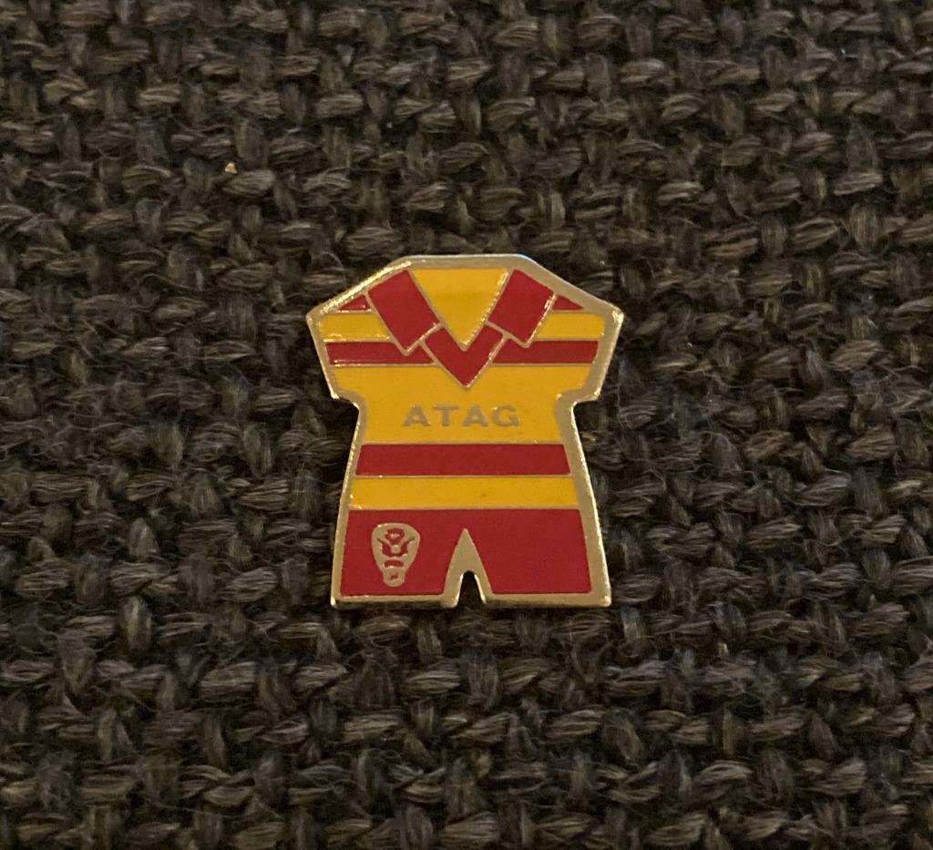 PIN -  K.F.C. GERMINAL EKEREN - FOOTBALL SHIRT - VOETBAL, Verzenden, Gebruikt, Sport, Speldje of Pin