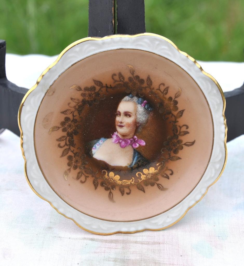 mini assiette porcelaine decor marquise, Antiquités & Art, Enlèvement ou Envoi