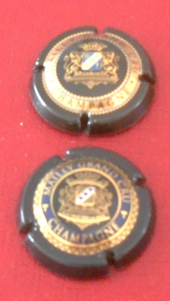 2 champagnecapsules - Mailly, Verzamelen, Complete verzamelingen en Collecties, Ophalen of Verzenden