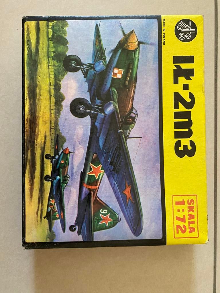 Maquette avion il-2m3 sturmovik 1/72, Hobby & Loisirs créatifs, Enlèvement ou Envoi, Comme neuf, Avion