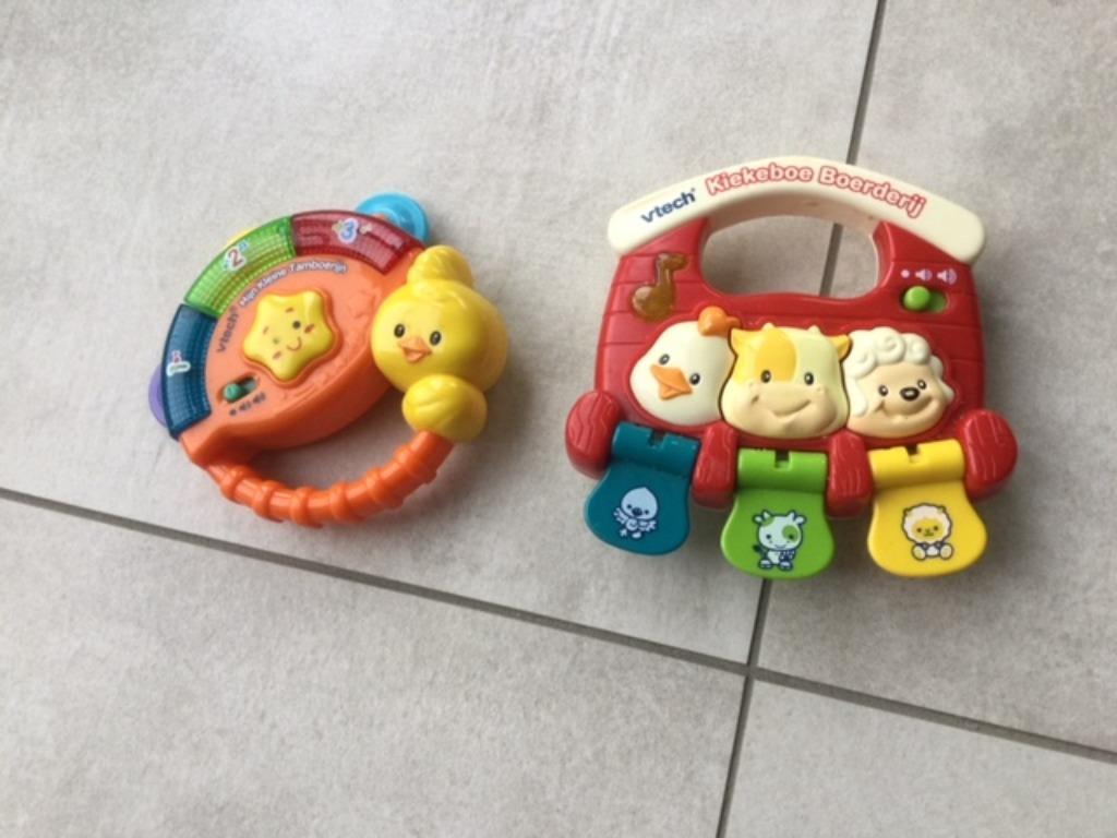 vtech Mijn kleine tamboerijn en kiekeboe boerderij, Kinderen en Baby's, Ophalen, Zo goed als nieuw, Rammelaar, Met licht