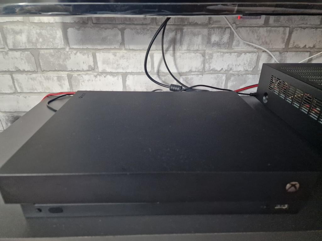 Xbox One X 1tb, Games en Spelcomputers, Ophalen, Gebruikt