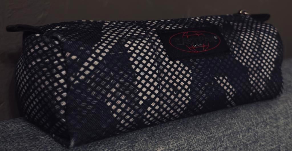 Eastpak hoesje in beperkte oplage, Ophalen of Verzenden