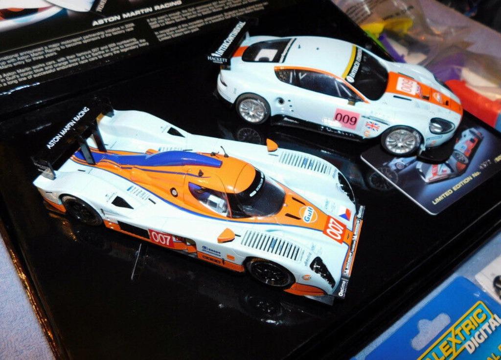 Scalextric Aston Martin Racing Lola 007 & DBR9 009 C3055A, Enlèvement ou Envoi, Comme neuf, Autres marques