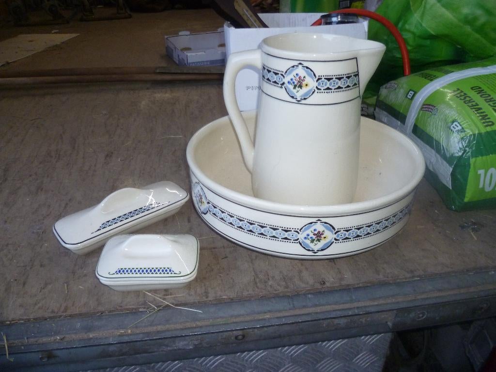 OUDE LAVABO SET, Ophalen