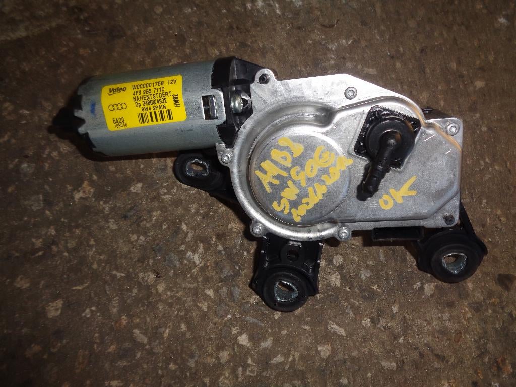 A vendre moteur d'essuis-glace arriere Audi A4 B8 break, Enlèvement, Utilisé, Audi