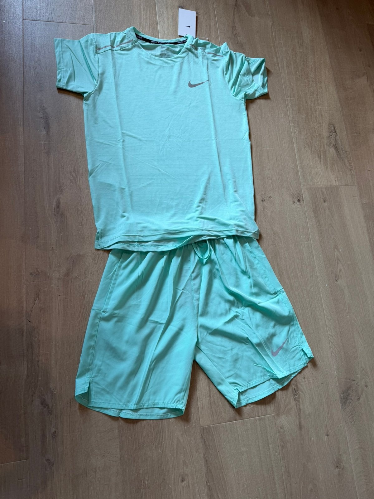Ensemble Nike, Enlèvement, Neuf, Taille 48/50 (M)