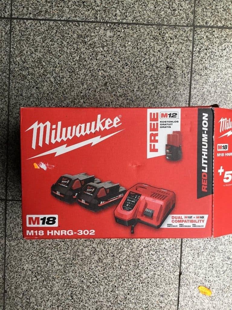 Milwaukee Stofafzuigkap voor haakse slijper, Ophalen, Nieuw, 700 tot 1000 watt, Haakse handslijpmachine