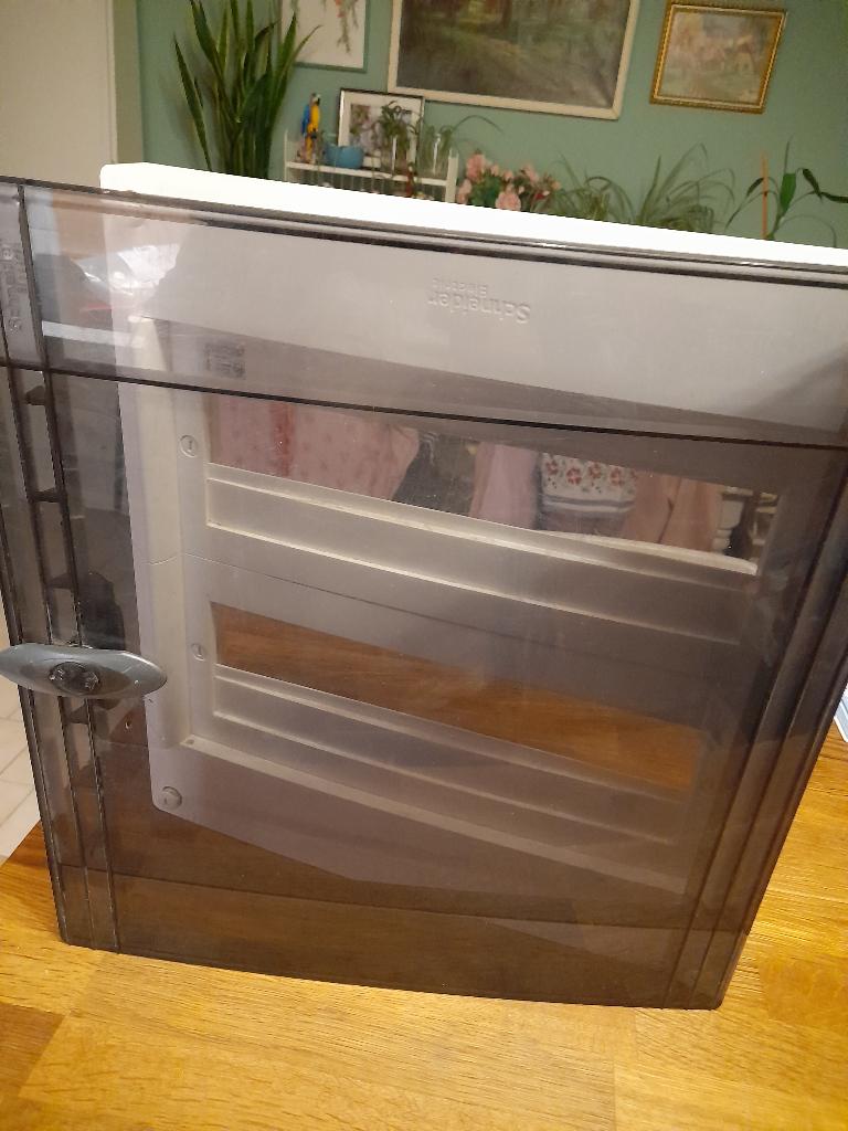 Verdeelkast / zekeringkast, Doe-het-zelf en Bouw, Ophalen of Verzenden, Zo goed als nieuw, Overige typen