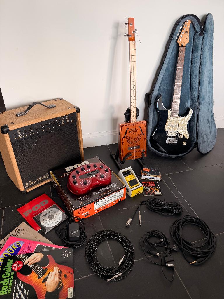 Elektrische gitaren Yamaha met toebehoren te koop als set !, Enlèvement, Comme neuf, Avec ampli