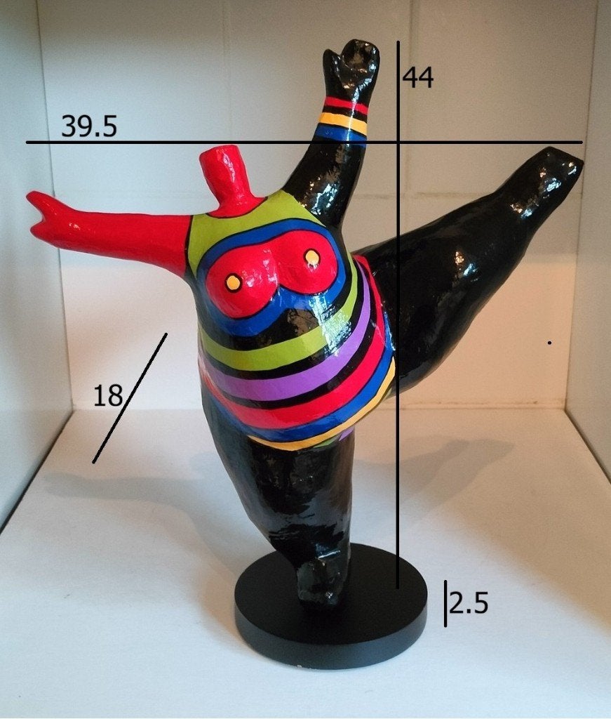 Kunstbeeldje “dikke dame” “Nana”. Déesse. Pop Art. H. 46.5, Op sokkel, Art deco, Ophalen of Verzenden, 20 - 50 cm
