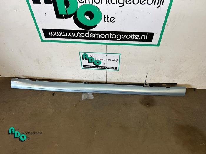 Jupe gauche d'un Volkswagen Polo (Polo 09-) (LD5M), Volkswagen, -, 3 mois de garantie, Utilisé