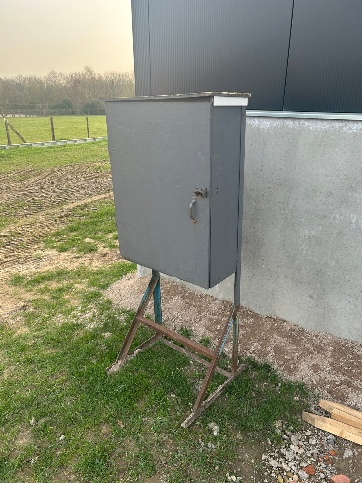 Werfkast 240/400V, Doe-het-zelf en Bouw, Ophalen, Zo goed als nieuw