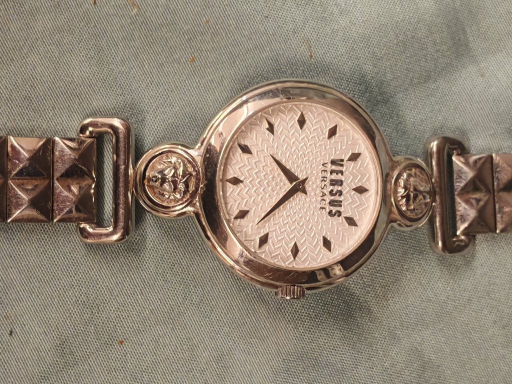 Versus Versace Dameshorloge, Handtassen en Accessoires, Overige merken, Staal, Gebruikt, Staal
