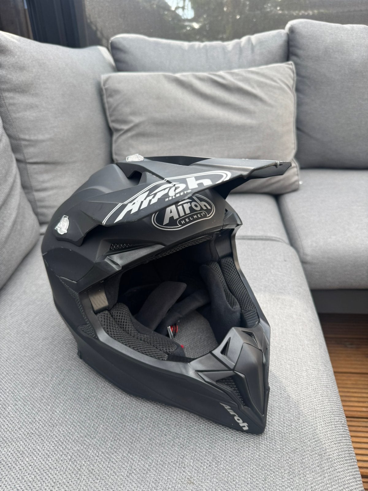 Airoh helm, Ophalen, M