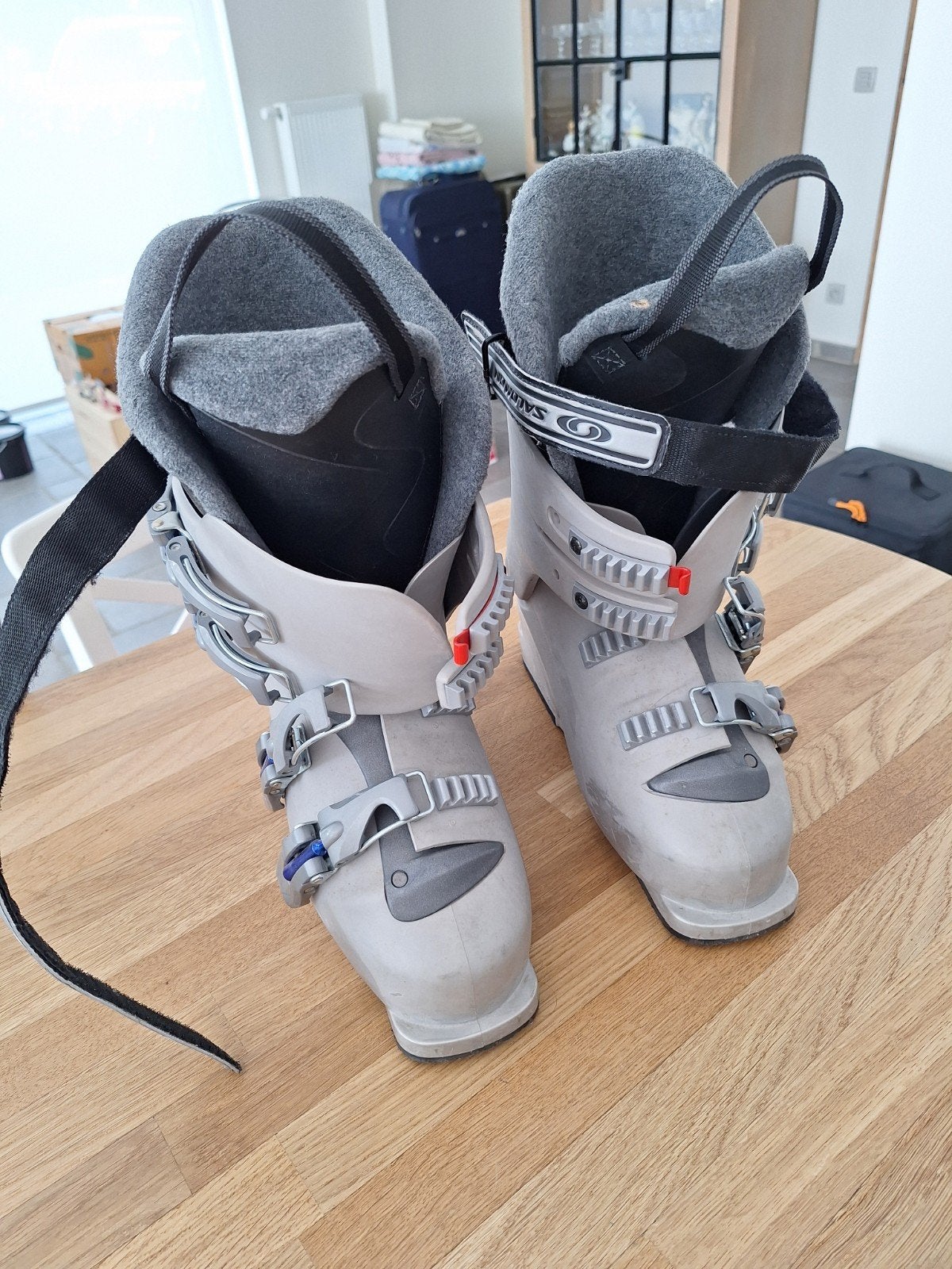 Skilaarzen Salomon (spotprijs), Sport en Fitness, Ophalen, Ski, Salomon