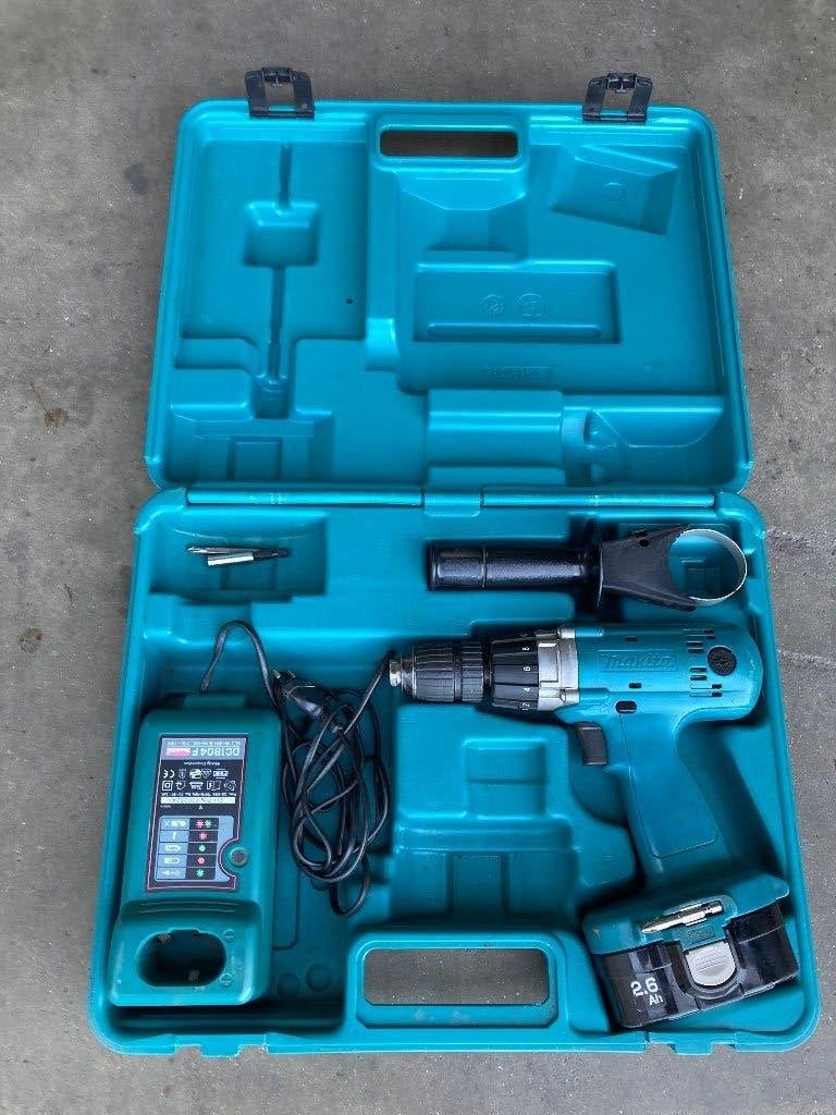 Visseuse sans fil Makita avec batterie 2,6ah + chargeur, Bricolage & Construction, Enlèvement ou Envoi, Utilisé, Perceuse, Vitesse variable