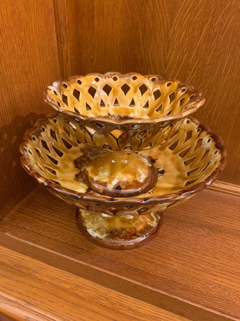 Paire de coupes ajourées sur pied en céramique de Vallauris, Antiquités & Art, Antiquités | Céramique & Poterie, Enlèvement