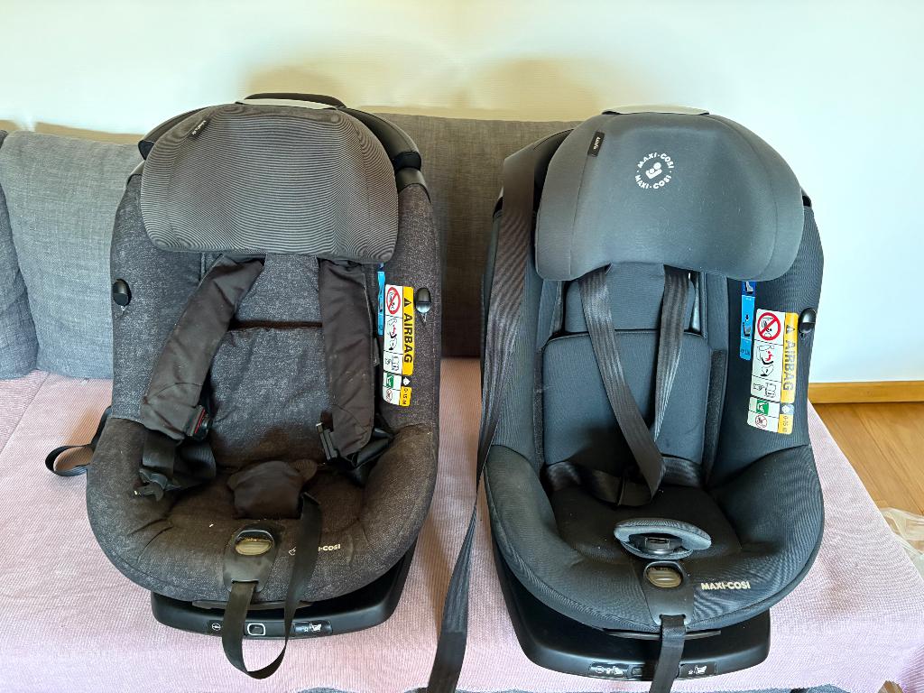 Set van 2 autostoelen met accessoires, Kinderen en Baby's, Autostoeltjes, Ophalen, Gebruikt, Slaapstand, Isofix