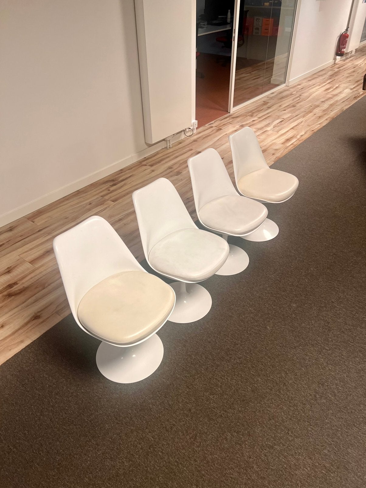 4x Knoll Tulip Chair, Huis en Inrichting, Ophalen, Design klassieker, Gebruikt, Kunststof