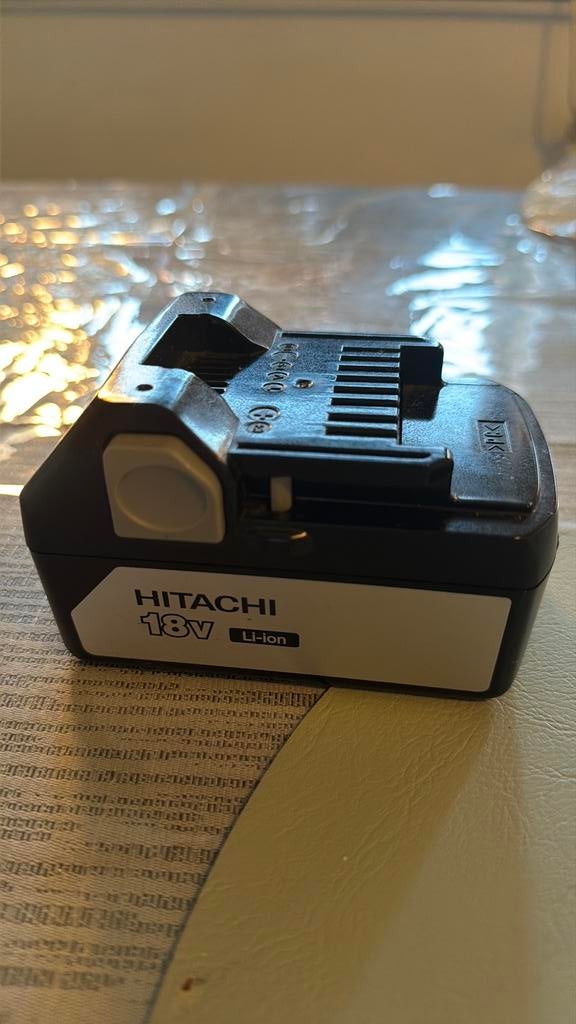 Batterie Hitachi, Enlèvement, Comme neuf
