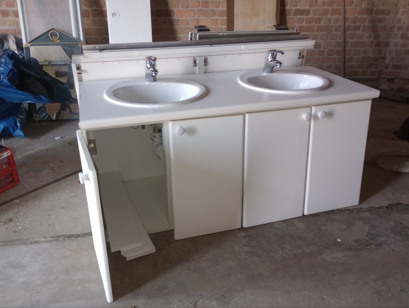 Meuble de salle de bain lavabo avec 2 lavabos et 2 robinets, Enlèvement, Armoire à miroir
