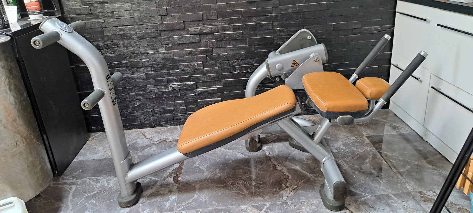 AB Crunch Life Fitness, Ophalen